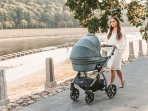 Преимущества польских детских колясок