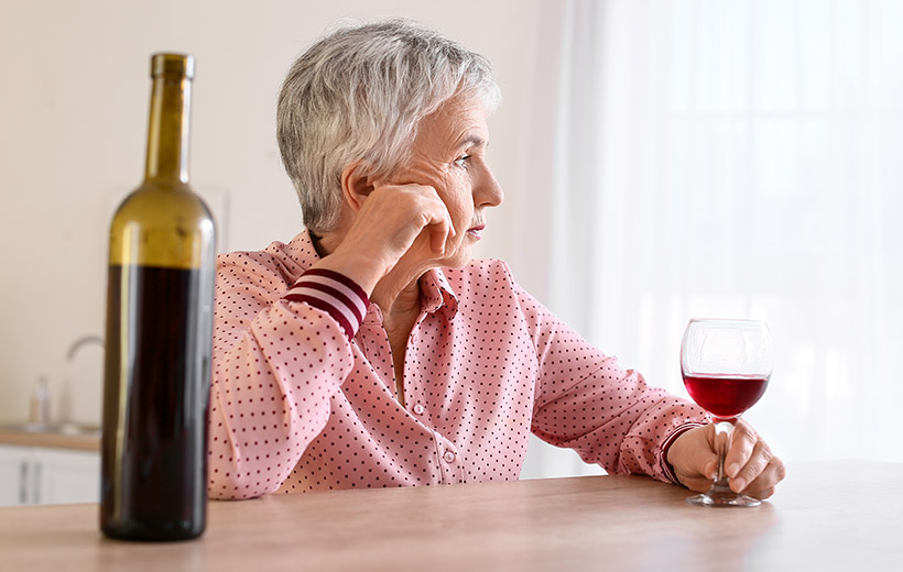 Женский алкоголизм: причины, симптомы, стадии, лечение